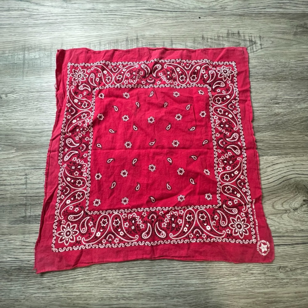 Unbranded Bandana Unisex OS Red Paisley Made in USA Cotton Western Scarf AD4 vtg